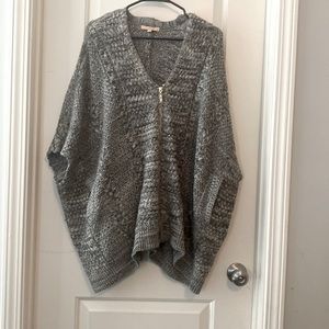 Oversized Gibson Latimer sweater with gold zipper. Size medium.